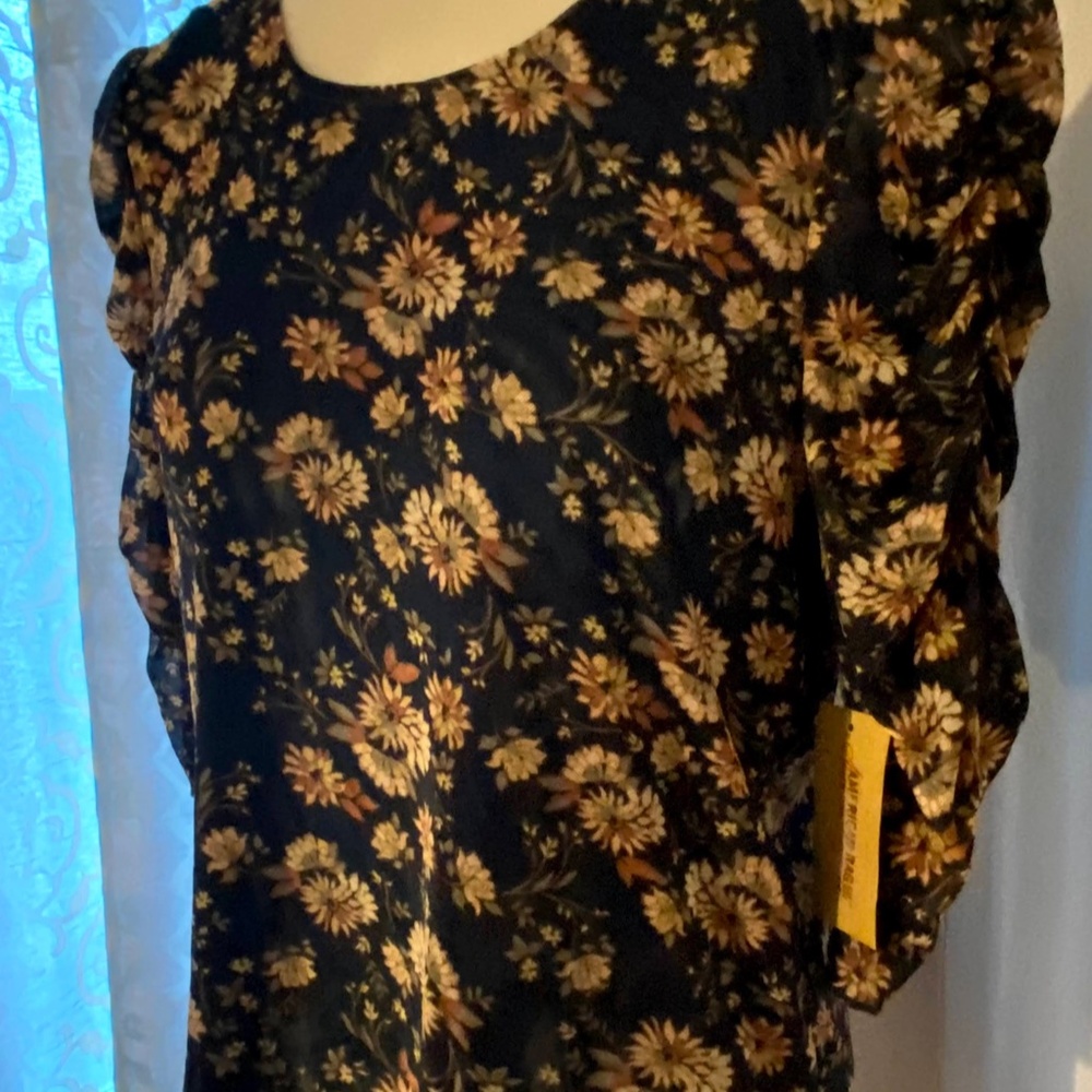 American Rag - Picture 2 of 9